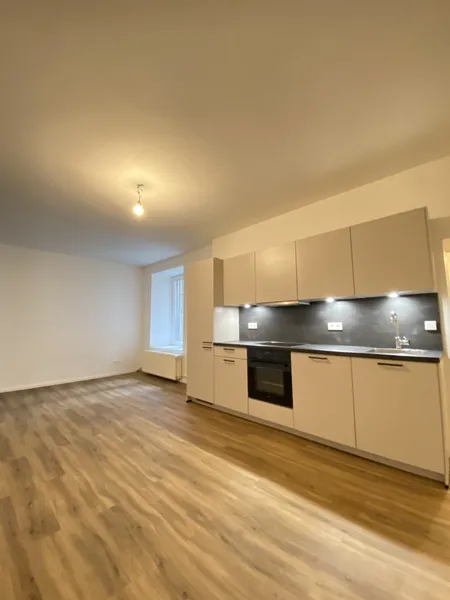 Schöne 1 Zimmerwohnung mit Einbauküche unmittelbar zum Tempelhofer Feld — photo 1